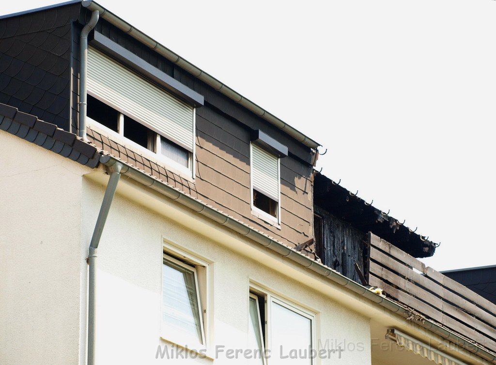 Mark Medlock s Dachwohnung ausgebrannt Koeln Porz Wahn Rolandstr P46.JPG